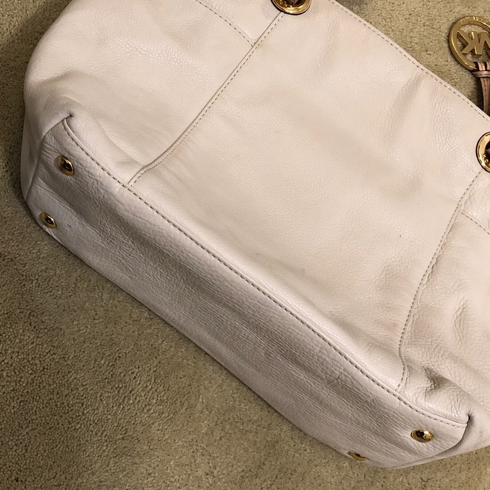Michael Kors Pebbled Leather Jet Set Tote Bag - Picture 6 of 16